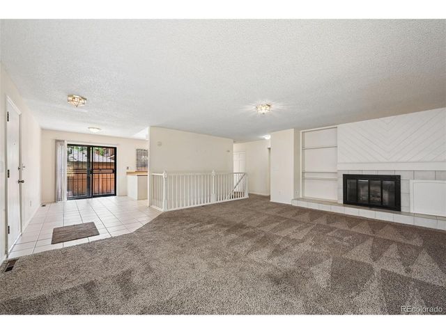 82 S Eagle Cir, Aurora, CO 80012
