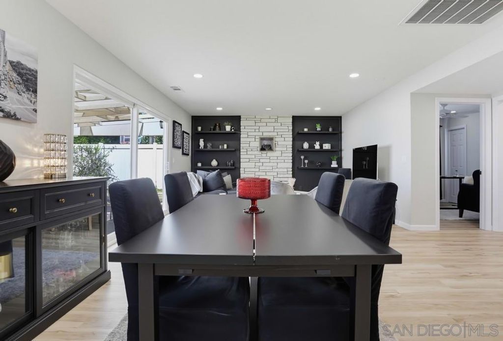 Image 12 of property listing at 2718 Powhatan Ave., San Diego, CA 92117