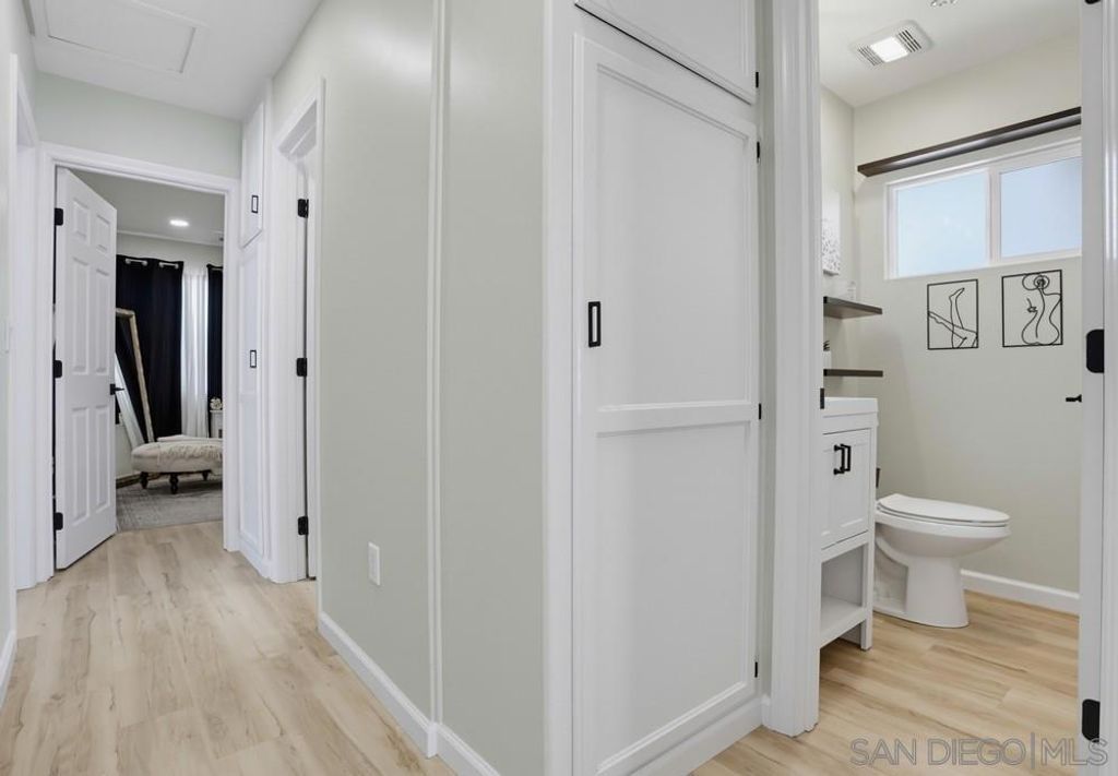 Image 14 of property listing at 2718 Powhatan Ave., San Diego, CA 92117