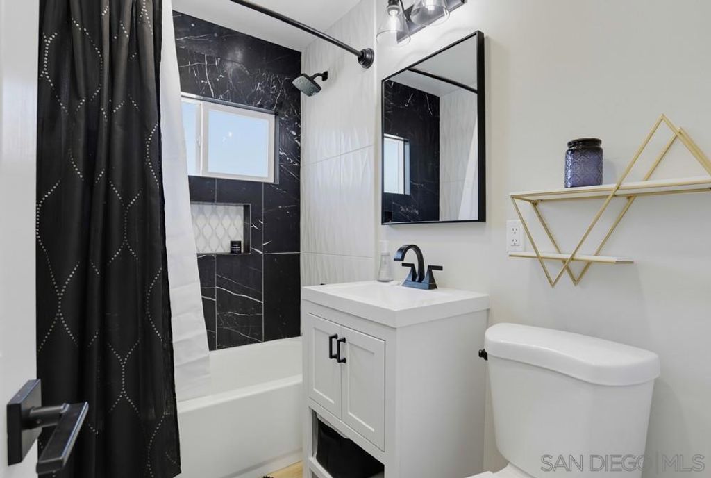 Image 20 of property listing at 2718 Powhatan Ave., San Diego, CA 92117