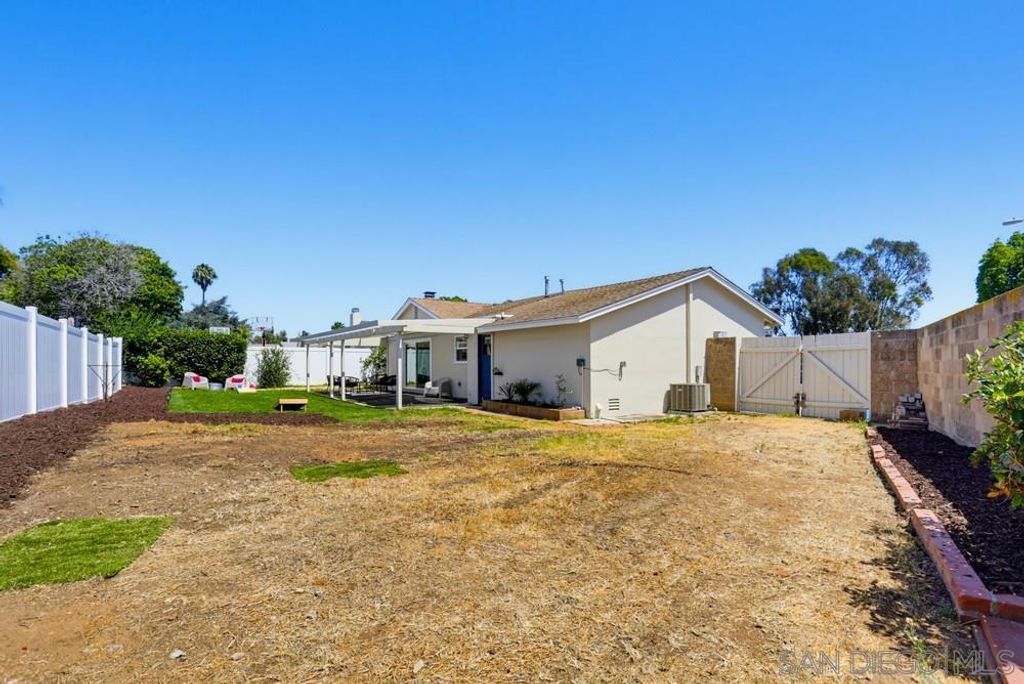 Image 25 of property listing at 2718 Powhatan Ave., San Diego, CA 92117