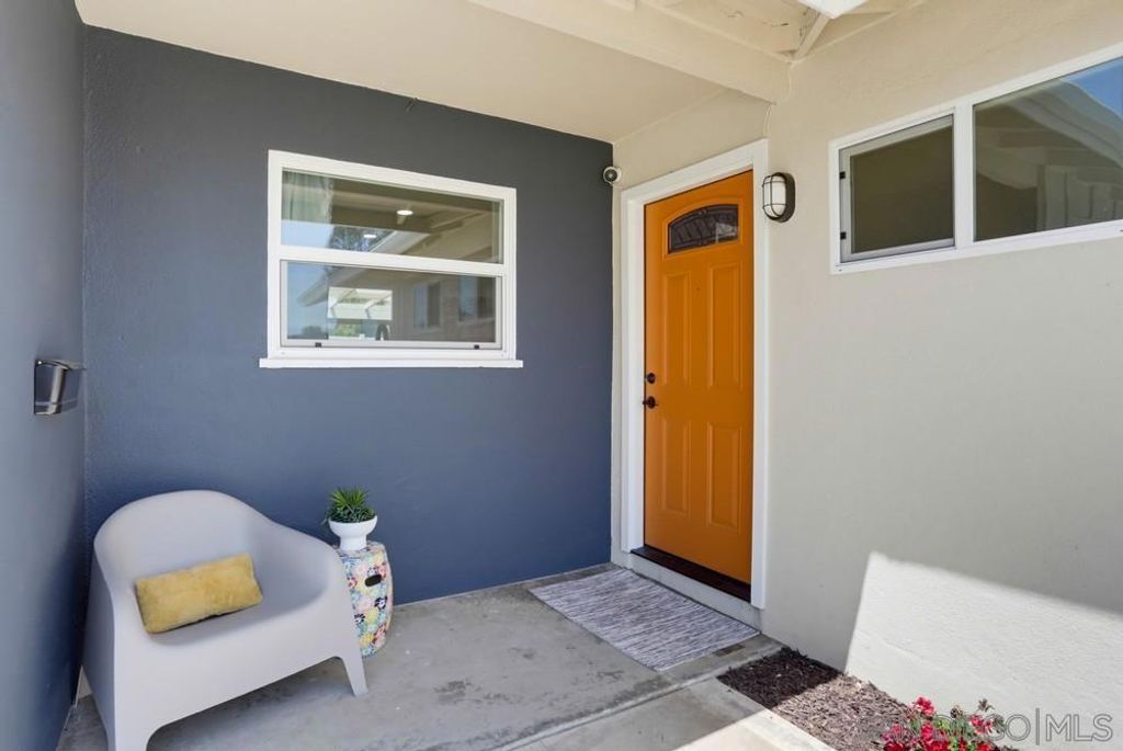 Image 3 of property listing at 2718 Powhatan Ave., San Diego, CA 92117