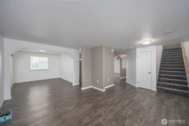 1516 S Husky Dr, Moses Lake, WA 98837