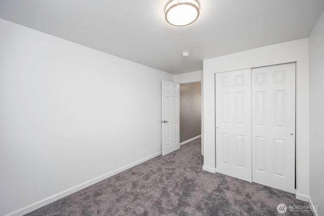 1516 S Husky Dr, Moses Lake, WA 98837