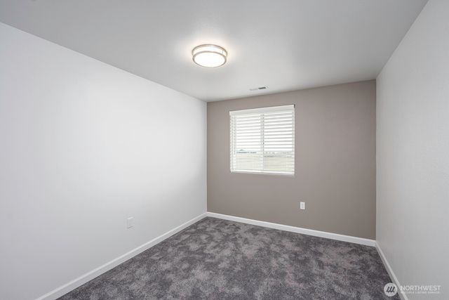 1516 S Husky Dr, Moses Lake, WA 98837