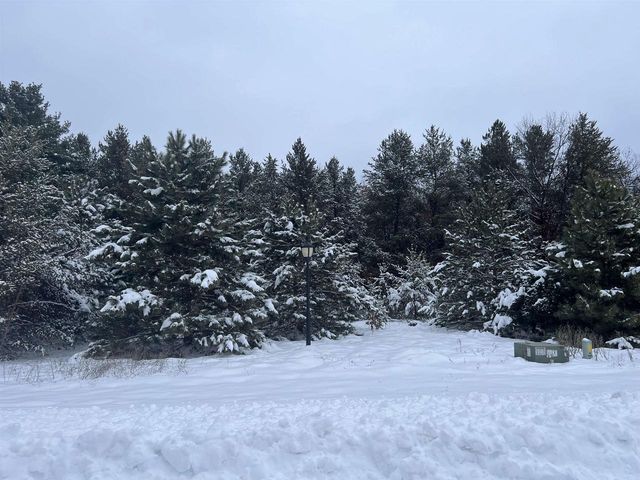 N8000 North Shore Drive, New Lisbon, WI 53950
