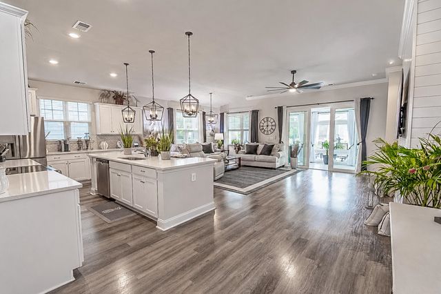 1021 Beechfield Ct., Conway, SC 29526