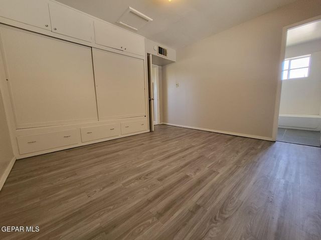 1421 Saint Johns Drive 6, El Paso, TX 79903