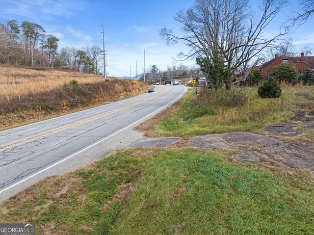 2038 US HWY 76, Hiawassee, GA 30546