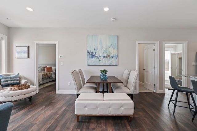 734 South Street 4, Boston, MA 02131