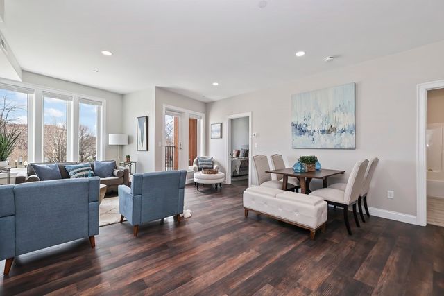 734 South Street 4, Boston, MA 02131