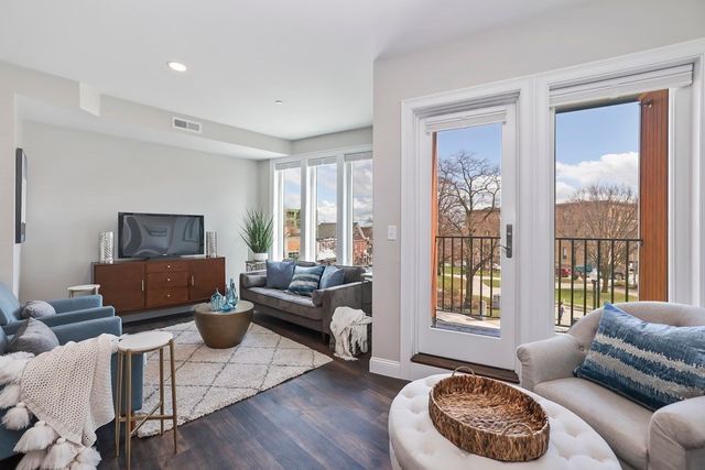 734 South Street 4, Boston, MA 02131