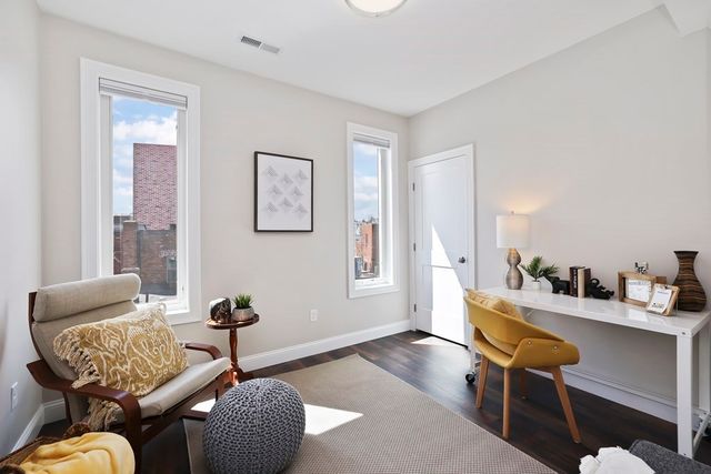 734 South Street 4, Boston, MA 02131
