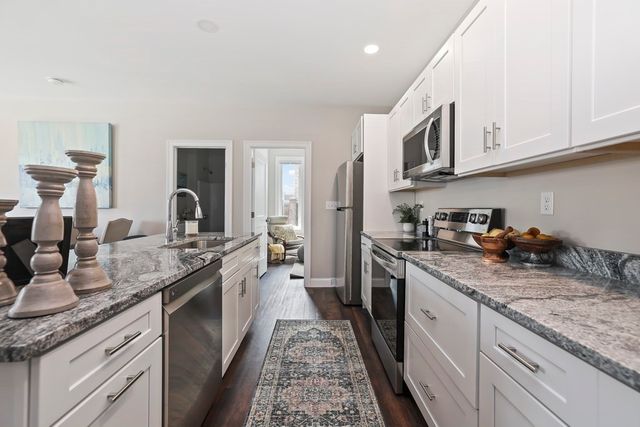 734 South Street 4, Boston, MA 02131