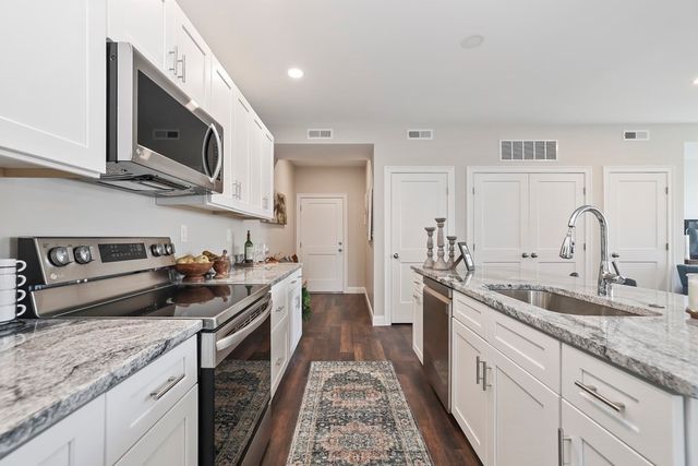 734 South Street 4, Boston, MA 02131