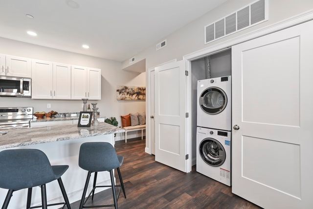 734 South Street 4, Boston, MA 02131