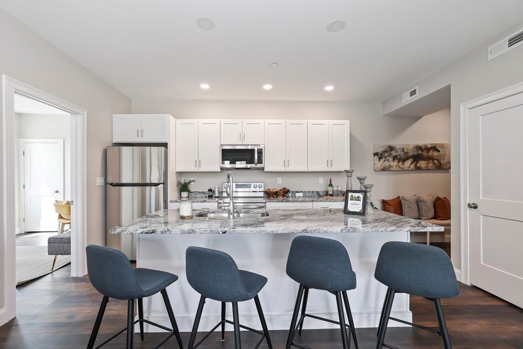 734 South Street 4, Boston, MA 02131