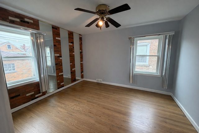 8201 S Homan Avenue, Chicago, IL 60652