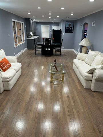 8201 S Homan Avenue, Chicago, IL 60652