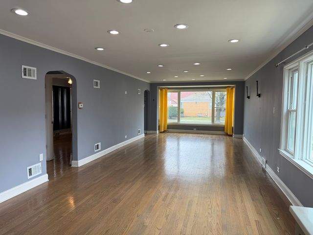 8201 S Homan Avenue, Chicago, IL 60652