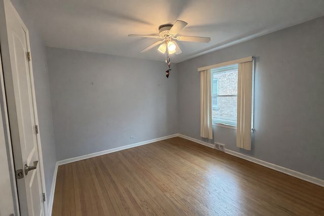 8201 S Homan Avenue, Chicago, IL 60652