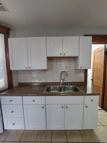 2616 S Millard Avenue Garden, Chicago, IL 60623