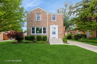 636 S 10th Avenue, La Grange, IL 60525
