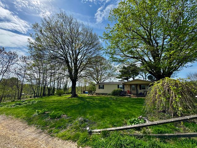 6895 Kentucky 643, Crab Orchard, KY 40419
