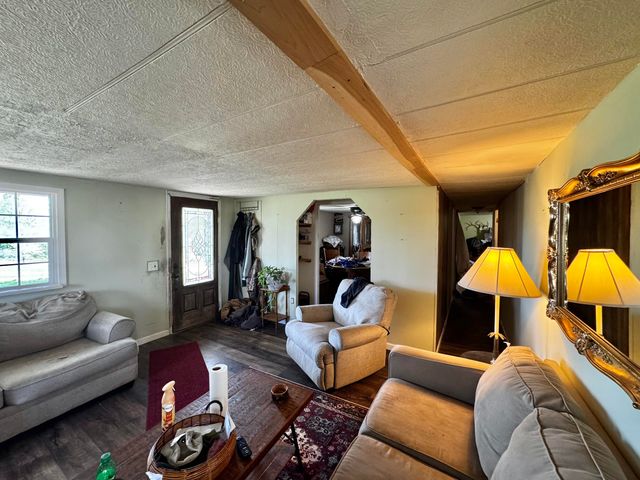 6895 Kentucky 643, Crab Orchard, KY 40419