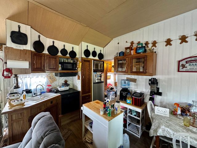 6895 Kentucky 643, Crab Orchard, KY 40419