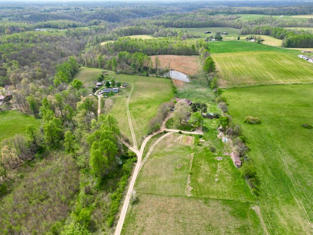 6895 Kentucky 643, Crab Orchard, KY 40419