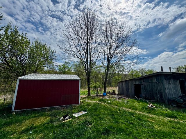 6895 Kentucky 643, Crab Orchard, KY 40419