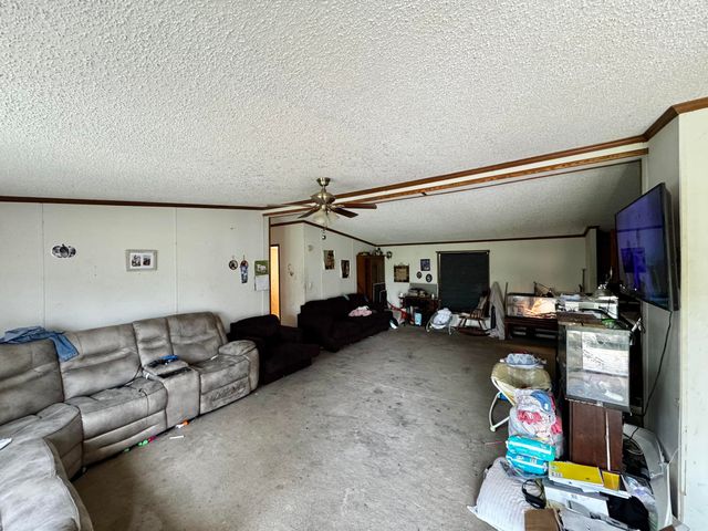 6895 Kentucky 643, Crab Orchard, KY 40419
