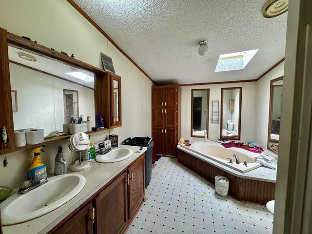 6895 Kentucky 643, Crab Orchard, KY 40419