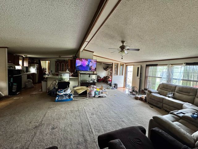 6895 Kentucky 643, Crab Orchard, KY 40419