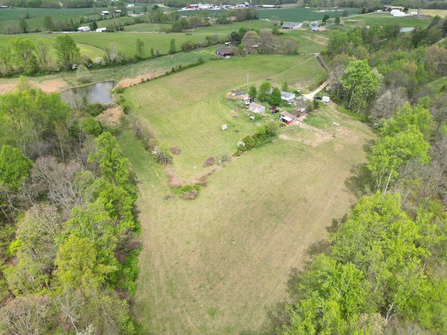 6895 Kentucky 643, Crab Orchard, KY 40419