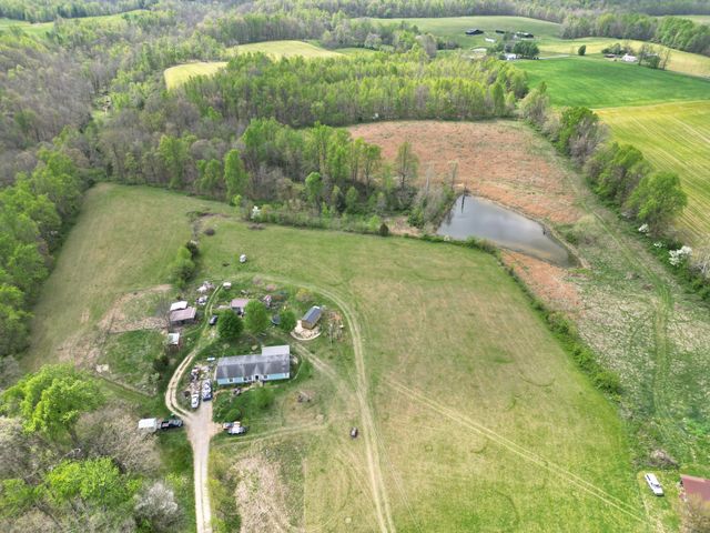 6895 Kentucky 643, Crab Orchard, KY 40419