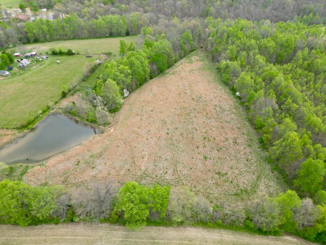 6895 Kentucky 643, Crab Orchard, KY 40419