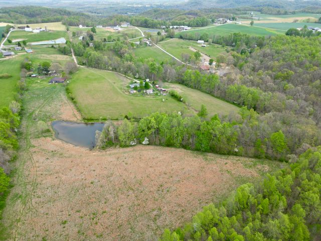 6895 Kentucky 643, Crab Orchard, KY 40419