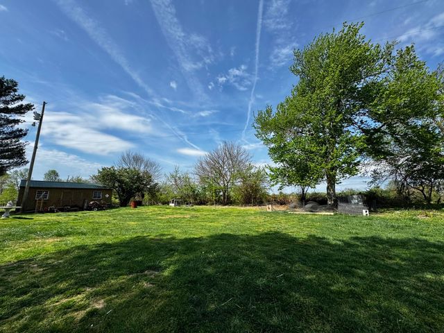 6895 Kentucky 643, Crab Orchard, KY 40419