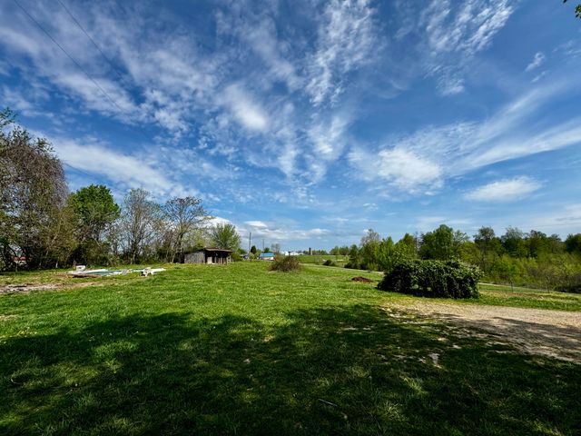 6895 Kentucky 643, Crab Orchard, KY 40419