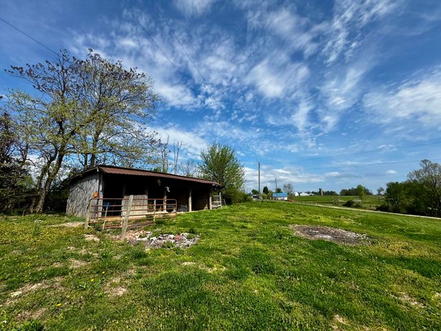 6895 Kentucky 643, Crab Orchard, KY 40419