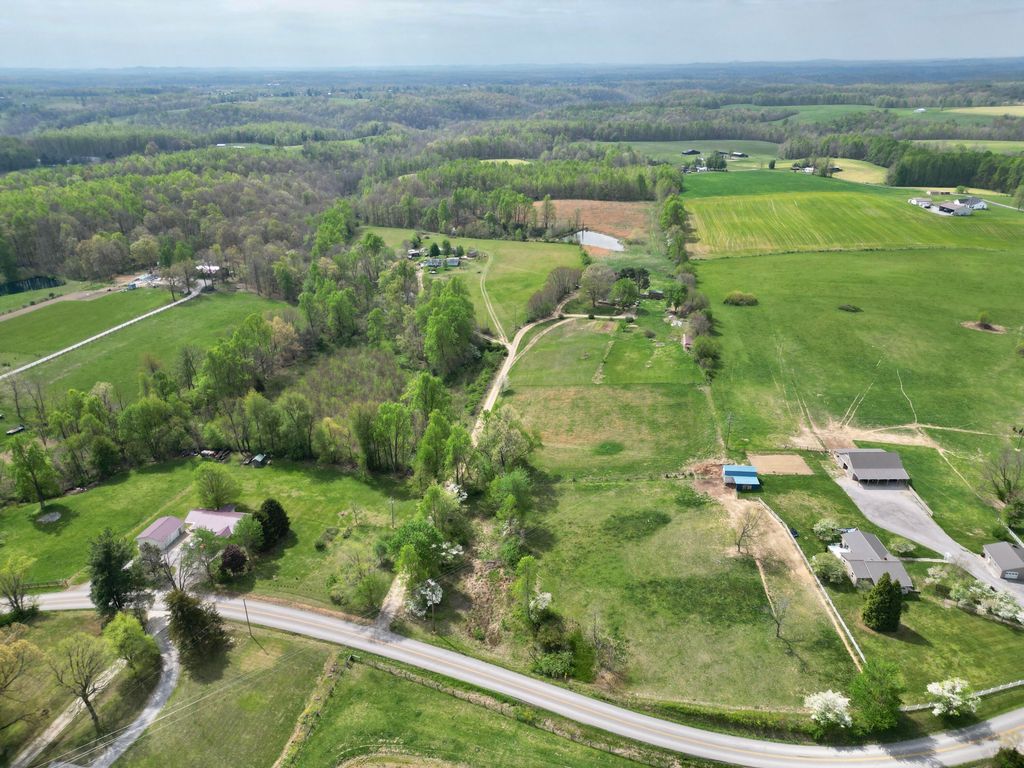 6895 Kentucky 643, Crab Orchard, KY 40419