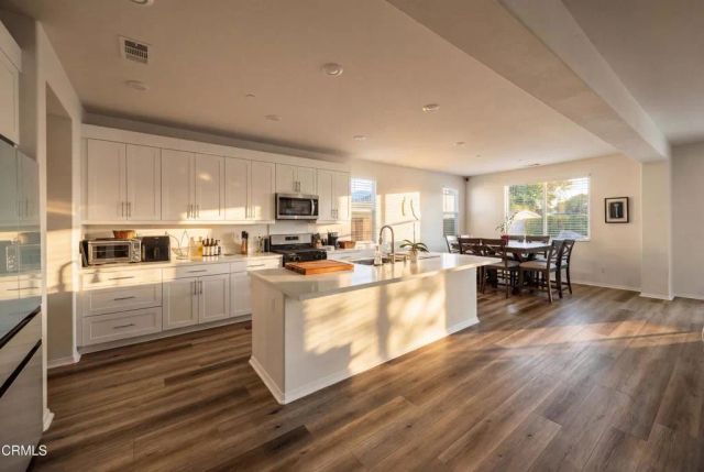 9019 Black Thorn Street, Jurupa Valley, CA 92509