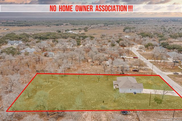 185 BROKEN STAR TRL, Poteet, TX 78065