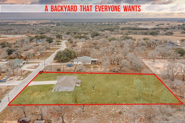 185 BROKEN STAR TRL, Poteet, TX 78065