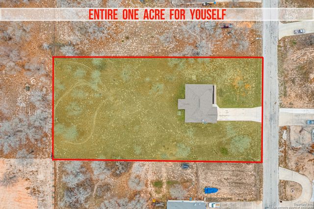 185 BROKEN STAR TRL, Poteet, TX 78065