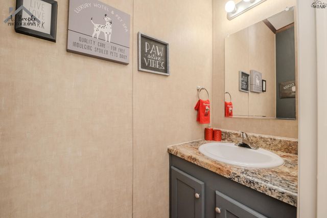 220 OSAGE CIRCLE, Henrietta, TX 76365