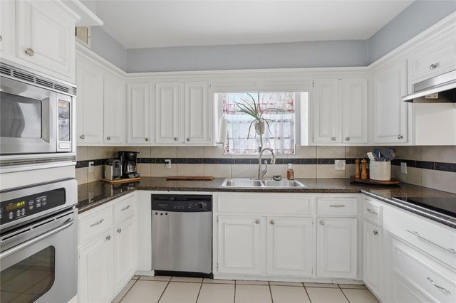 12807 Bowing Oaks Drive, Cypress, TX 77429