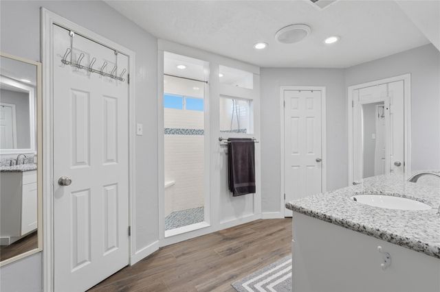 12807 Bowing Oaks Drive, Cypress, TX 77429